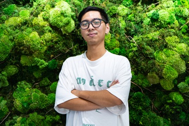 Độc lạ chàng trai Hà Nội "vẽ" tranh bằng rêu tươi bán tiền triệu