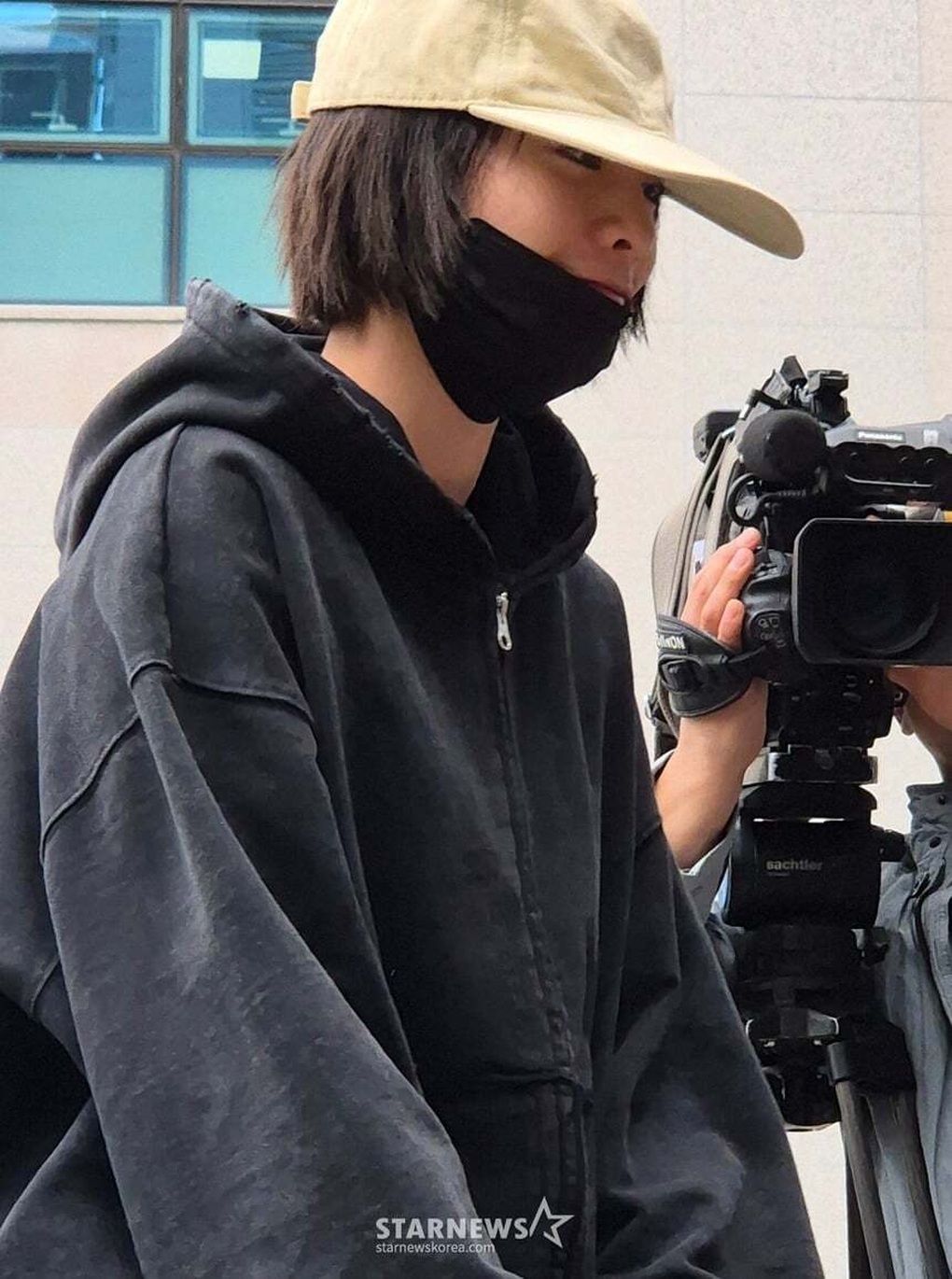 Hy hữu: “Mỹ nhân đẹp nhất thế giới” bị kiện vì… tự vệ trước kẻ đột nhập - 2