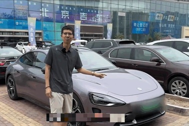 Xiaomi SU7 khan hàng, người mua sớm đi một thời gian bán vẫn có lãi