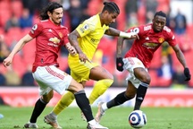 Man Utd lập kỷ lục tệ hại trong ngày Cavani ghi siêu phẩm