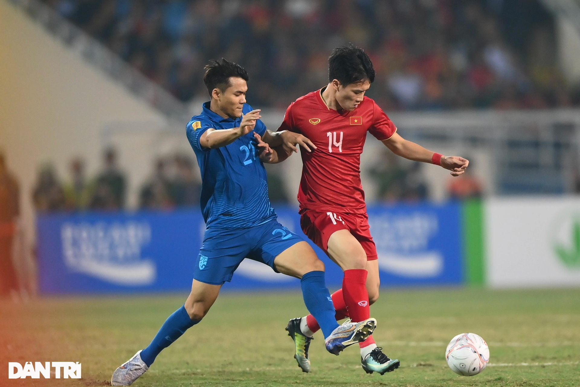 Bàn gỡ hòa 2-2 mở ra cơ hội lật ngược thế cờ cho đội tuyển Việt Nam - 5 Bàn gỡ hòa 2-2 mở ra cơ hội lật ngược thế cờ cho đội tuyển Việt Nam - 5