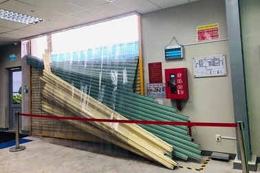 Loạn thị trường cửa cuốn tại TP.HCM