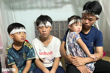 4 đứa trẻ nhiều đêm ra sau nhà hướng về người cha vừa khuất núi