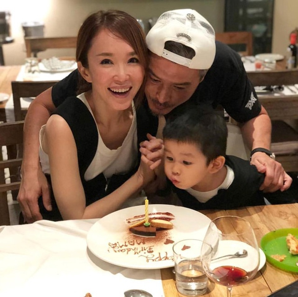 Hôn nhân ngọt ngào đáng ngưỡng mộ của Lý Minh Thuận và Phạm Văn Phương - 5 Hôn nhân ngọt ngào đáng ngưỡng mộ của Lý Minh Thuận và Phạm Văn Phương - 5