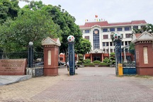 Lãnh đạo TP Vinh nói gì về tuyển dụng giáo viên “tuổi đời dưới 30”?