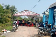 Bé trai 2 tuổi rơi xuống mương nước trước nhà tử vong