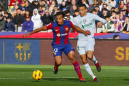 Barcelona lên nhì bảng La Liga sau trận thắng 4-0