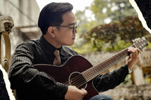 "Người hát tình ca" Tuấn Dương gây xúc động với ca khúc về tình mẹ