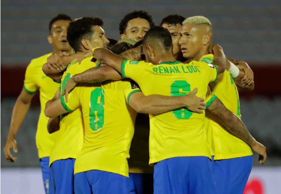 Cavani nhận thẻ đỏ, Uruguay thua cay đắng Brazil - 2 Cavani nhận thẻ đỏ, Uruguay thua cay đắng Brazil - 2
