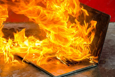 Cách kiểm tra pin smartphone, laptop giúp tránh tai nạn cháy nổ