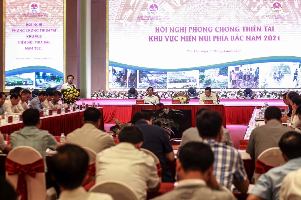 Bộ trưởng Nông nghiệp: Có nơi đôi lúc vẫn đánh đổi môi trường lấy kinh tế - 2 Bộ trưởng Nông nghiệp: Có nơi đôi lúc vẫn đánh đổi môi trường lấy kinh tế - 2