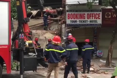 Hiện trường vụ sập nhà 56 Hàng Bông