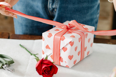 Gợi ý quà tặng Valentine thiết thực, ý nghĩa dành cho vợ