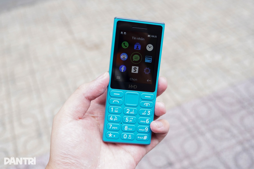 Mở hộp điện thoại phổ thông 4G đầu tiên của HMD tại Việt Nam - 5 Mở hộp điện thoại phổ thông 4G đầu tiên của HMD tại Việt Nam - 5