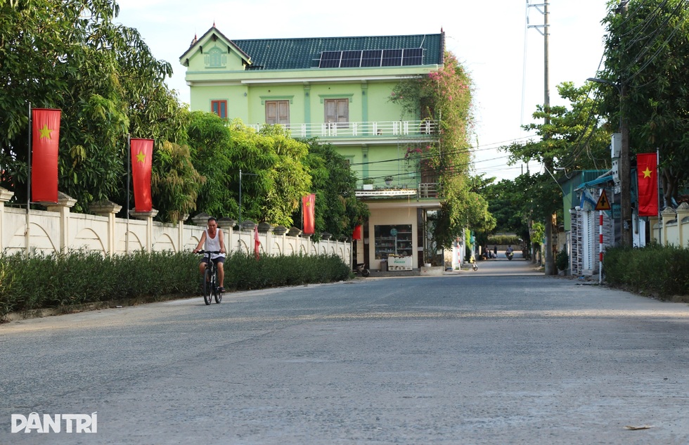 Chuyện về lá cờ trên cây trôi và lời hiệu triệu lòng dân - 7 Chuyện về lá cờ trên cây trôi và lời hiệu triệu lòng dân - 7