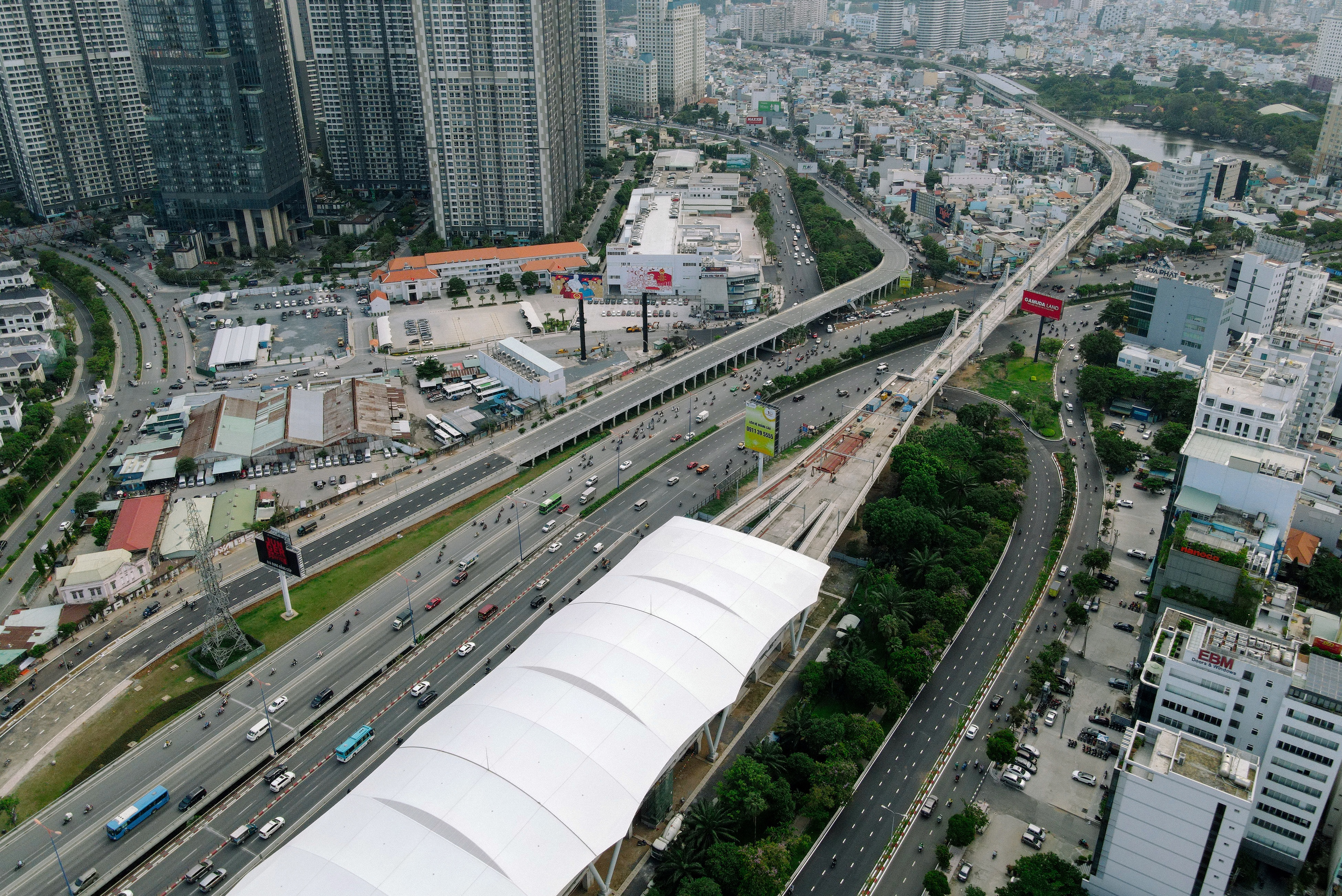 Ngắm tuyến metro đầu tiên của TPHCM sau gần 10 năm chờ đợi - 20 Ngắm tuyến metro đầu tiên của TPHCM sau gần 10 năm chờ đợi - 20