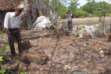 2 ngôi mộ cổ phong cách Xiêm La phát lộ trong vườn nhà