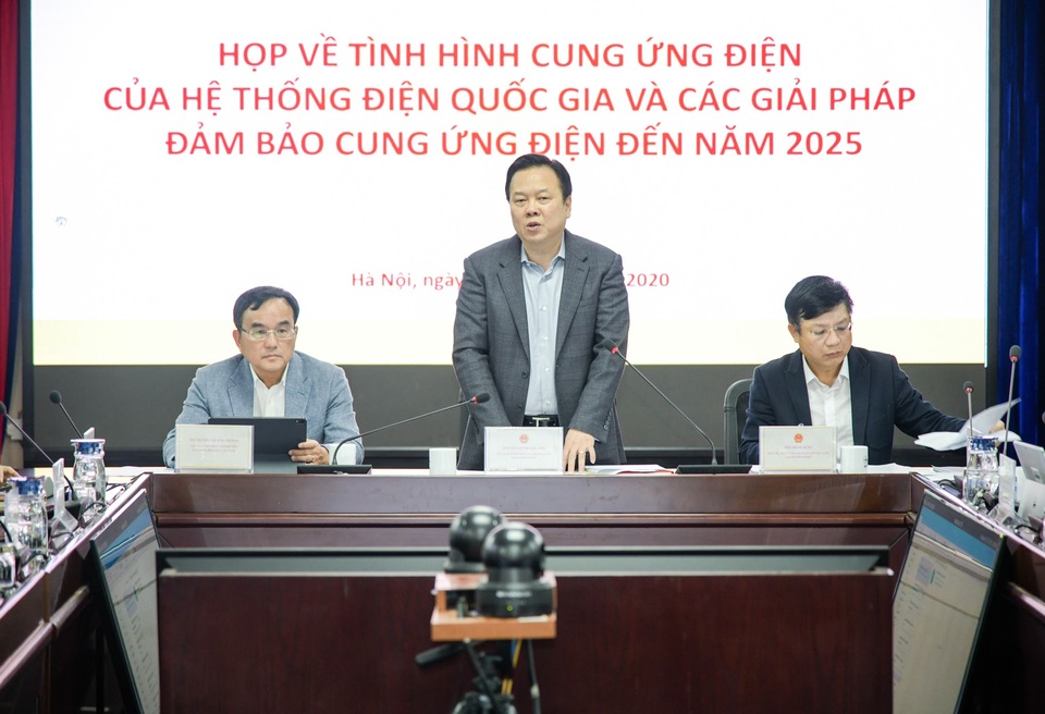 Cung ứng điện khó khăn, EVN xin tăng công suất nhập khẩu - 2 Cung ứng điện khó khăn, EVN xin tăng công suất nhập khẩu - 2