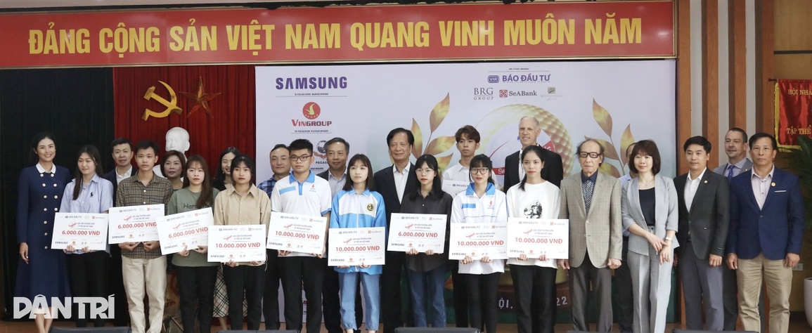 Giải Golf từ thiện Vì trẻ em Việt Nam lần thứ 15 chính thức khởi động - 2 Giải Golf từ thiện Vì trẻ em Việt Nam lần thứ 15 chính thức khởi động - 2
