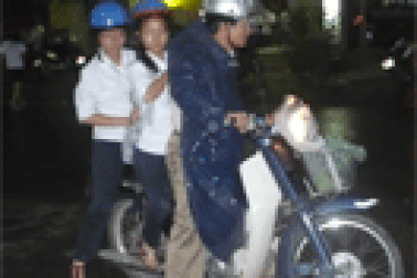 Nguy hiểm “rình” nữ sinh làm thêm buổi tối