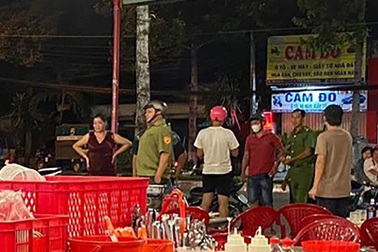 Đâm 2 người trọng thương vì bị nhắc nhở "hát gây ồn ào"