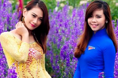 Cặp đôi á khôi Imiss khoe sắc bên vườn hoa Xuân