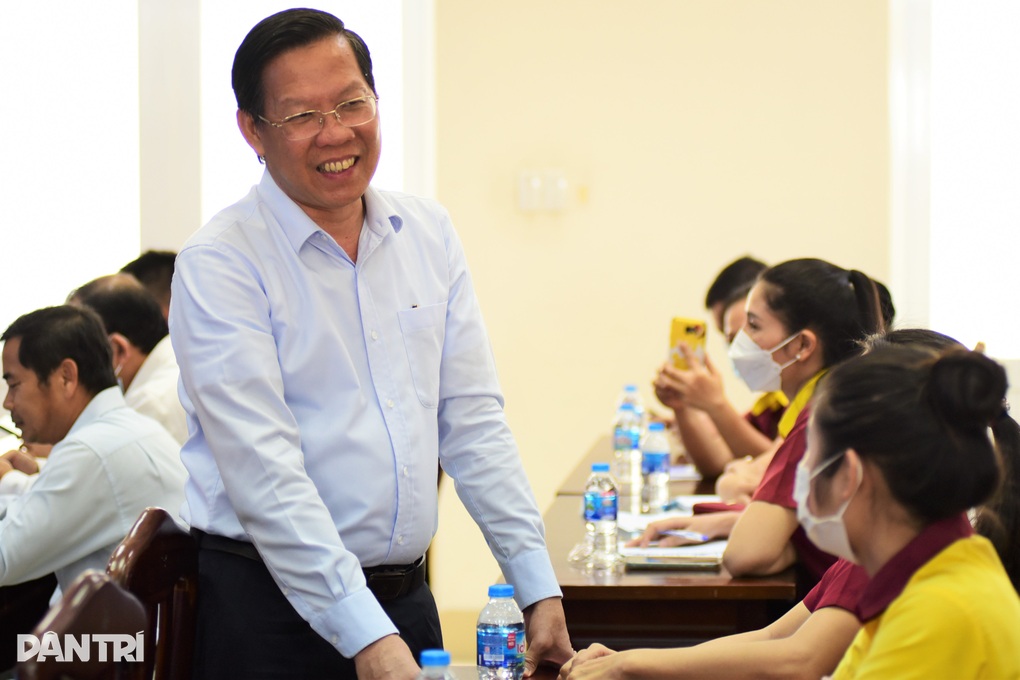 Gặp Chủ tịch TPHCM, công nhân than lương 11 triệu khó mua nhà ở xã hội - 3 Gặp Chủ tịch TPHCM, công nhân than lương 11 triệu khó mua nhà ở xã hội - 3