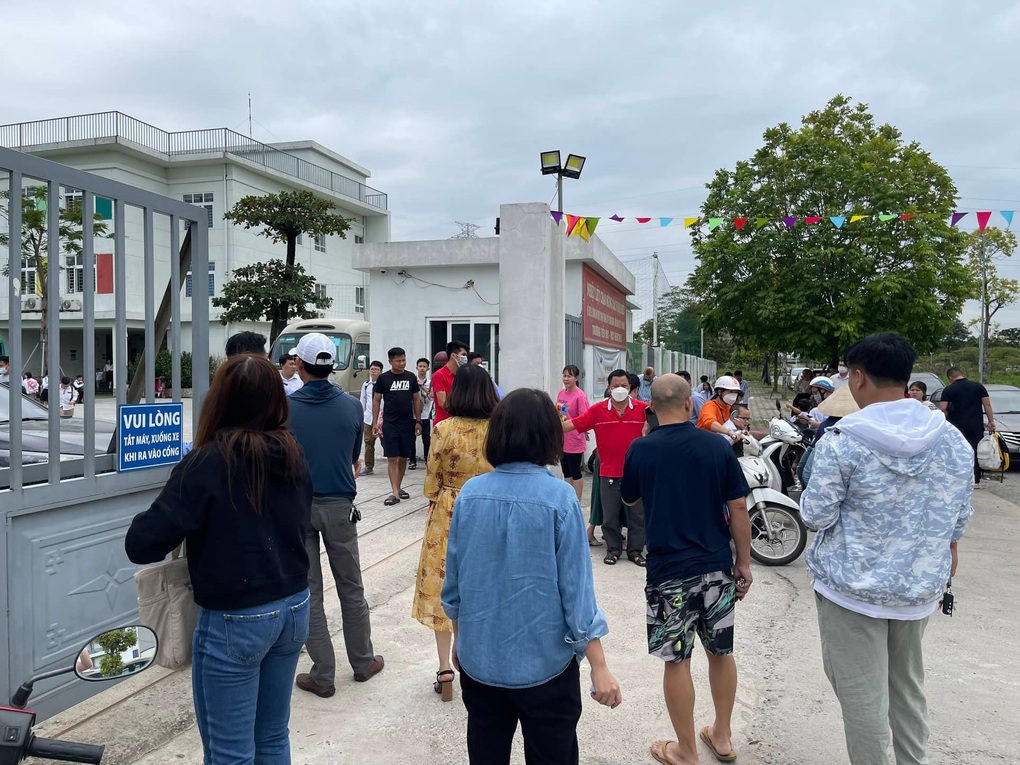 Hà Nội: Nhiều học sinh bị dị ứng nghi do trường phun thuốc diệt muỗi - 2 Hà Nội: Nhiều học sinh bị dị ứng nghi do trường phun thuốc diệt muỗi - 2