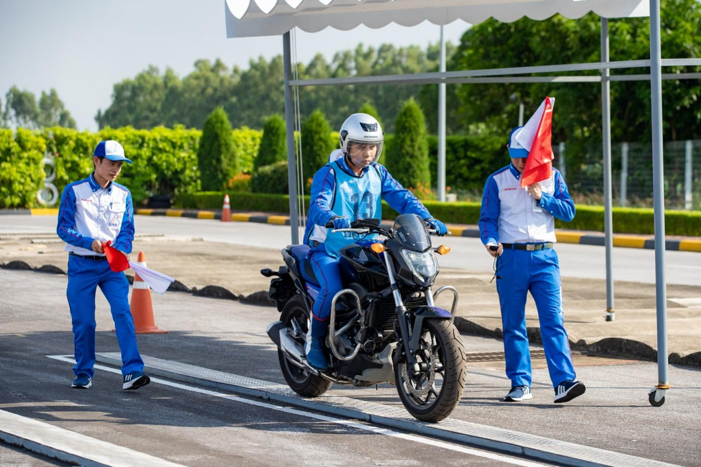 Honda Việt Nam triển khai chương trình Chinh phục bằng A2 - Chiếm lĩnh mọi hành trình - 3 Honda Việt Nam triển khai chương trình Chinh phục bằng A2 - Chiếm lĩnh mọi hành trình - 3