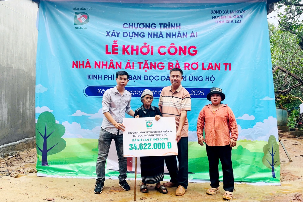 Cụ bà 97 tuổi sống trong căn bếp rách nát vui vì sắp có nhà mới - 1 Cụ bà 97 tuổi sống trong căn bếp rách nát vui vì sắp có nhà mới - 1