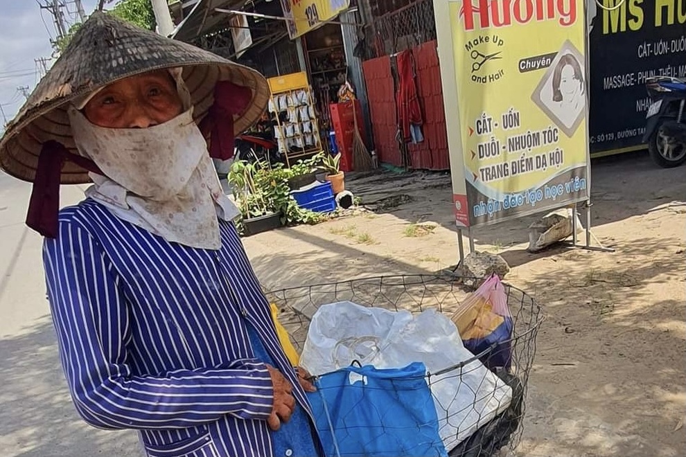 Hàng ngàn suất cơm đầy nghĩa tình và sự tận tâm đã được trao đi - 8 Hàng ngàn suất cơm đầy nghĩa tình và sự tận tâm đã được trao đi - 8