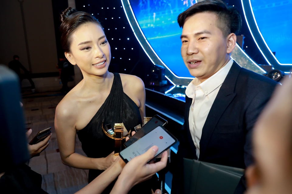 Ngô Thanh Vân bị mất tiếng, phải truyền nước trước khi ra thảm đỏ - 6 Ngô Thanh Vân bị mất tiếng, phải truyền nước trước khi ra thảm đỏ - 6