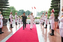 Tư lệnh Thái Bình Dương Mỹ Harry Harris thăm Việt Nam