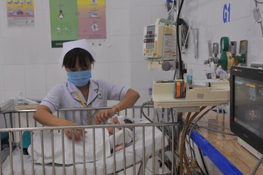 Hiếm gặp: Toàn bộ lá gan nằm ngoài ổ bụng khi vừa chào đời