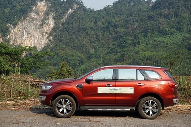 Ford Everest Titanium 2.2L - Những khác biệt đáng giá