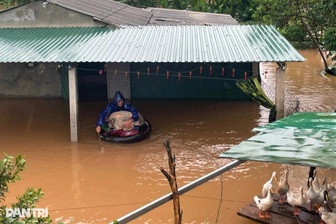 Mưa to, lũ trên các sông ở miền Trung kéo dài tới khi nào?