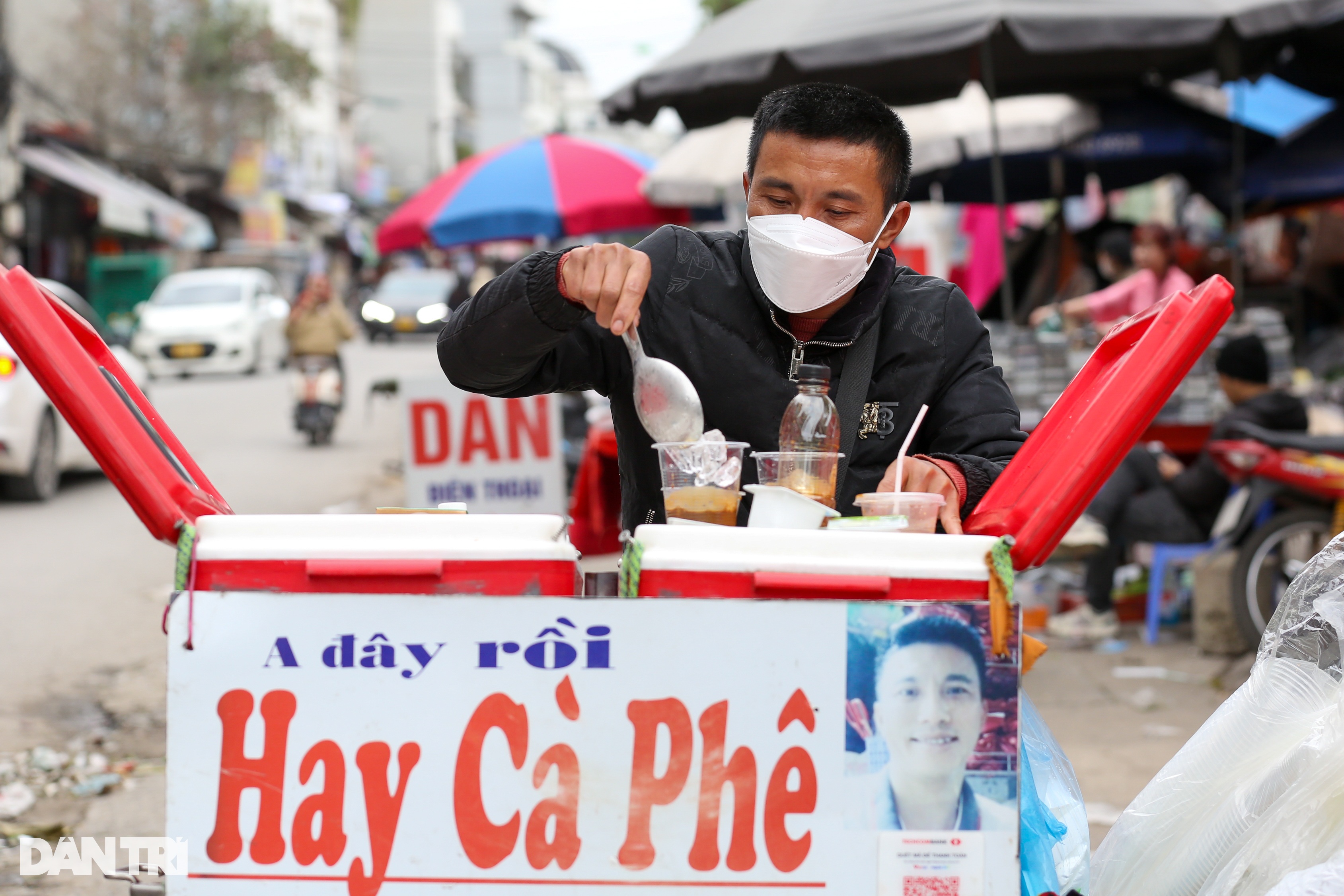 Engineer quit his job to sell coffee on the street, buy land, build a house, become a billionaire - 4