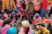 Công nhân mong tăng ca dịp Tết, tránh trục lợi nhờ ứng dụng BHXH số