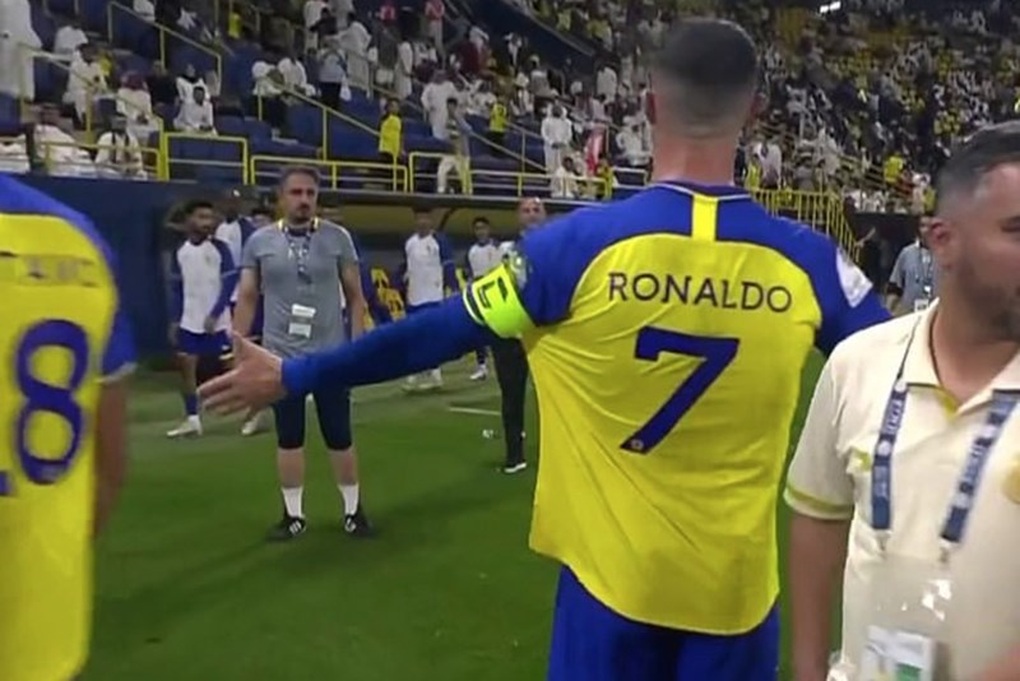 Liên tục có hành động xấu, C.Ronaldo tự hủy hoại sự nghiệp ở Saudi Arabia? - 1 Liên tục có hành động xấu, C.Ronaldo tự hủy hoại sự nghiệp ở Saudi Arabia? - 1