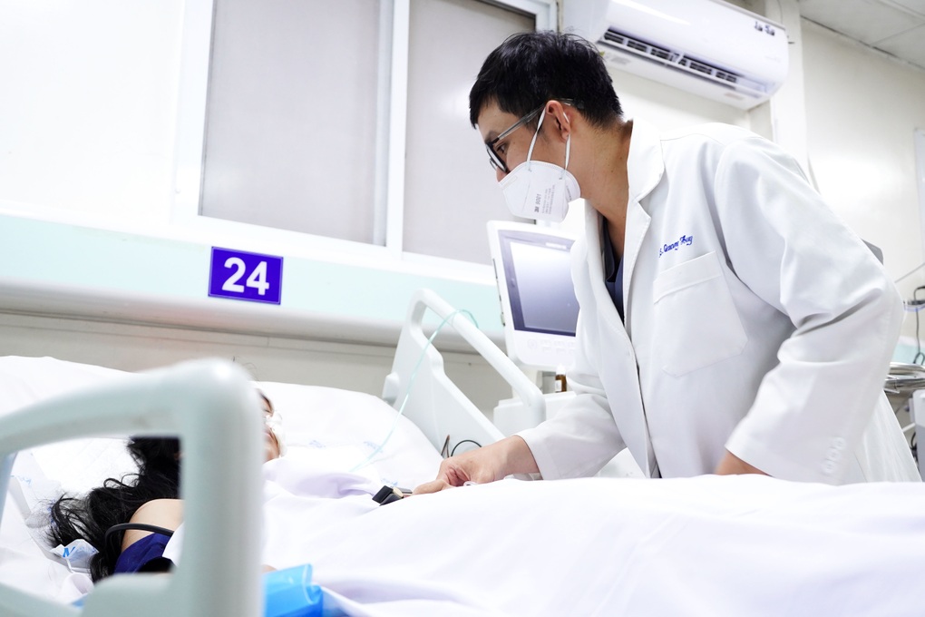 Người thân hé lộ lý do 2 cô gái liều mình nhảy từ tầng 3 ở vụ cháy quán ăn - 3