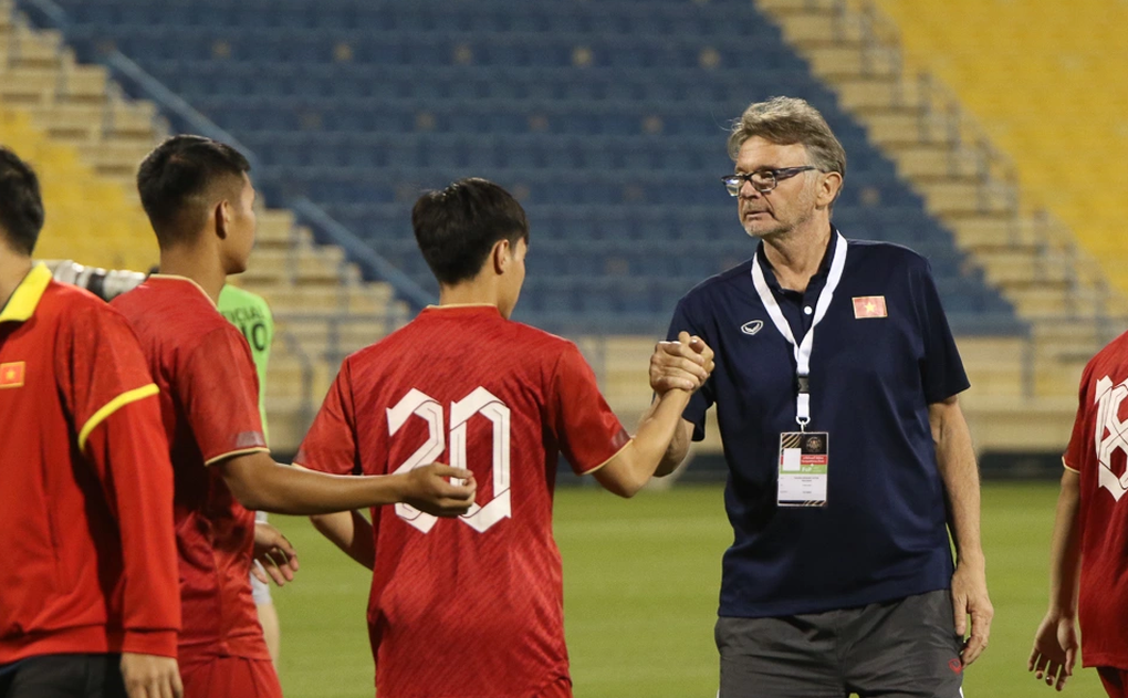 HLV Troussier: Tôi hơi thất vọng, nhưng U23 Việt Nam đã đi đúng hướng - 1 HLV Troussier: Tôi hơi thất vọng, nhưng U23 Việt Nam đã đi đúng hướng - 1