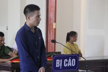 Vợ đòi ly hôn, chồng đâm vợ rồi tự sát bất thành