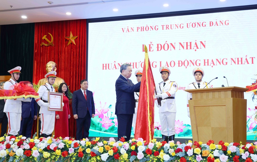 الأمين العام: المكتب المركزي للحزب بحاجة إلى أن يلعب دور Tổng Bí thư: Văn phòng Trung ương Đảng cần đóng vai “nhạc trưởng” - 1