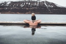 Nhận 90 triệu/tháng chỉ để... đi du lịch