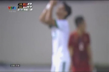 U22 Việt Nam - U22 Indonesia: Phút 31, Minh Long cứu thua xuất sắc