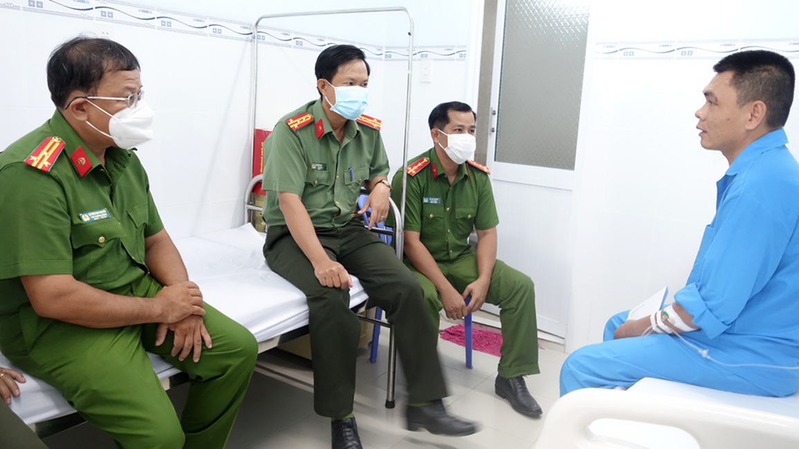 Bắt giam nhóm đối tượng vây đánh trọng thương thiếu tá công an - 2 Bắt giam nhóm đối tượng vây đánh trọng thương thiếu tá công an - 2