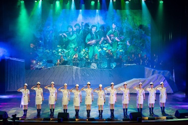 Đoàn văn công Quân khu 1 ngập tràn sức trẻ trên sân khấu Hội diễn toàn quân