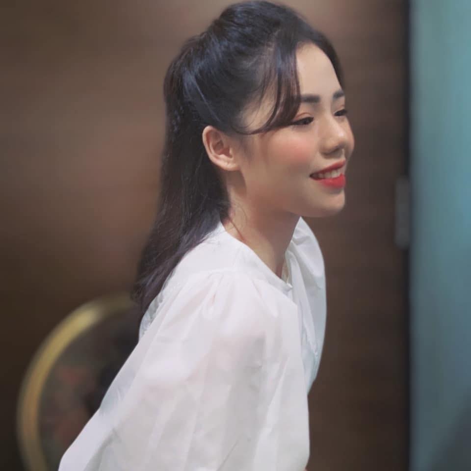 Giọng ca triệu view Hương Ly: “Vợ chồng tôi từng phải xin bố mẹ từ cái nồi” - 8 Giọng ca triệu view Hương Ly: “Vợ chồng tôi từng phải xin bố mẹ từ cái nồi” - 8