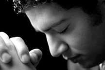 Tranh cãi chuyển việc: Ở lại vì “ân tình” hay ra đi vì lương 35 triệu đồng?