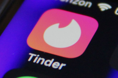 Ứng dụng hẹn hò Tinder thêm tính năng “độc” tại Việt Nam
